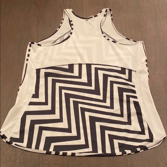 Nike Dry-Fit Tank Top - Picture 2 of 4